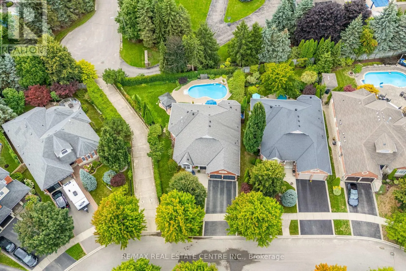 34 NORTH RIDGE CRESCENT
