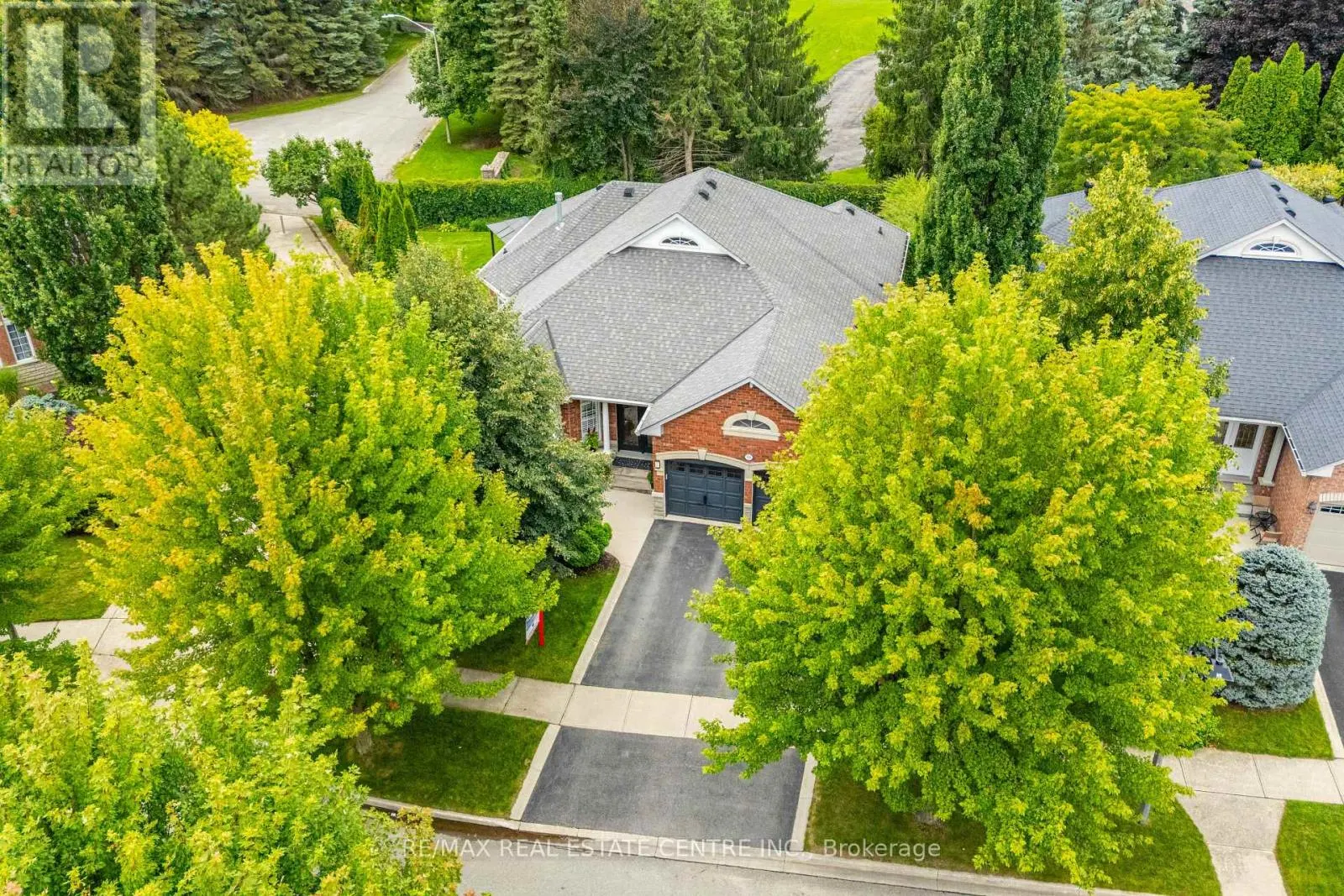 34 NORTH RIDGE CRESCENT