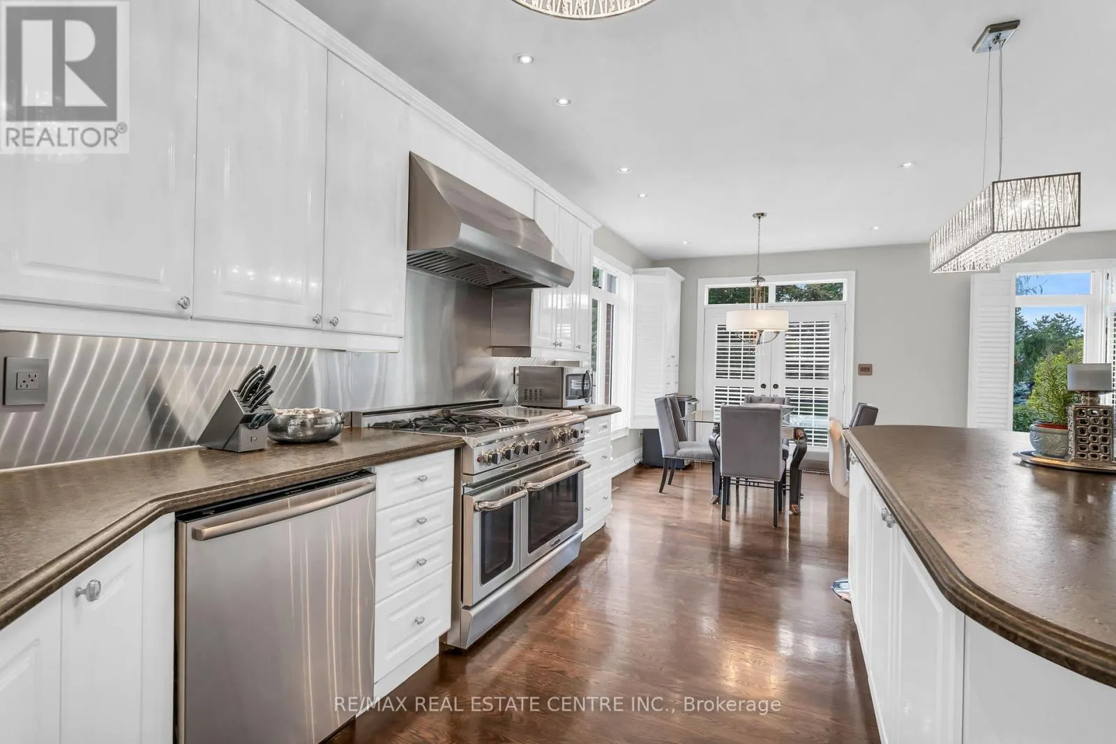 34 NORTH RIDGE CRESCENT