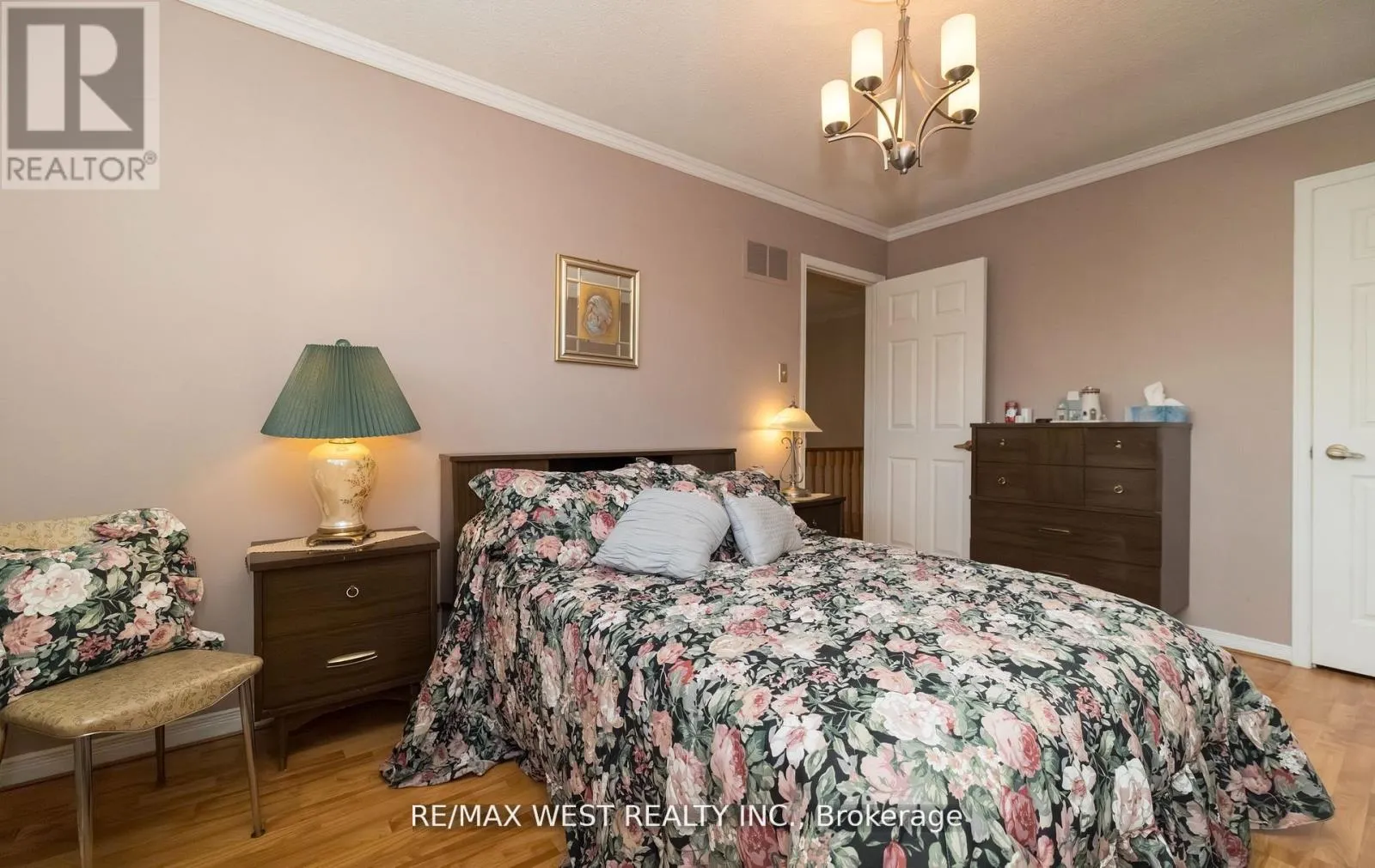 52 AMANTINE CRESCENT