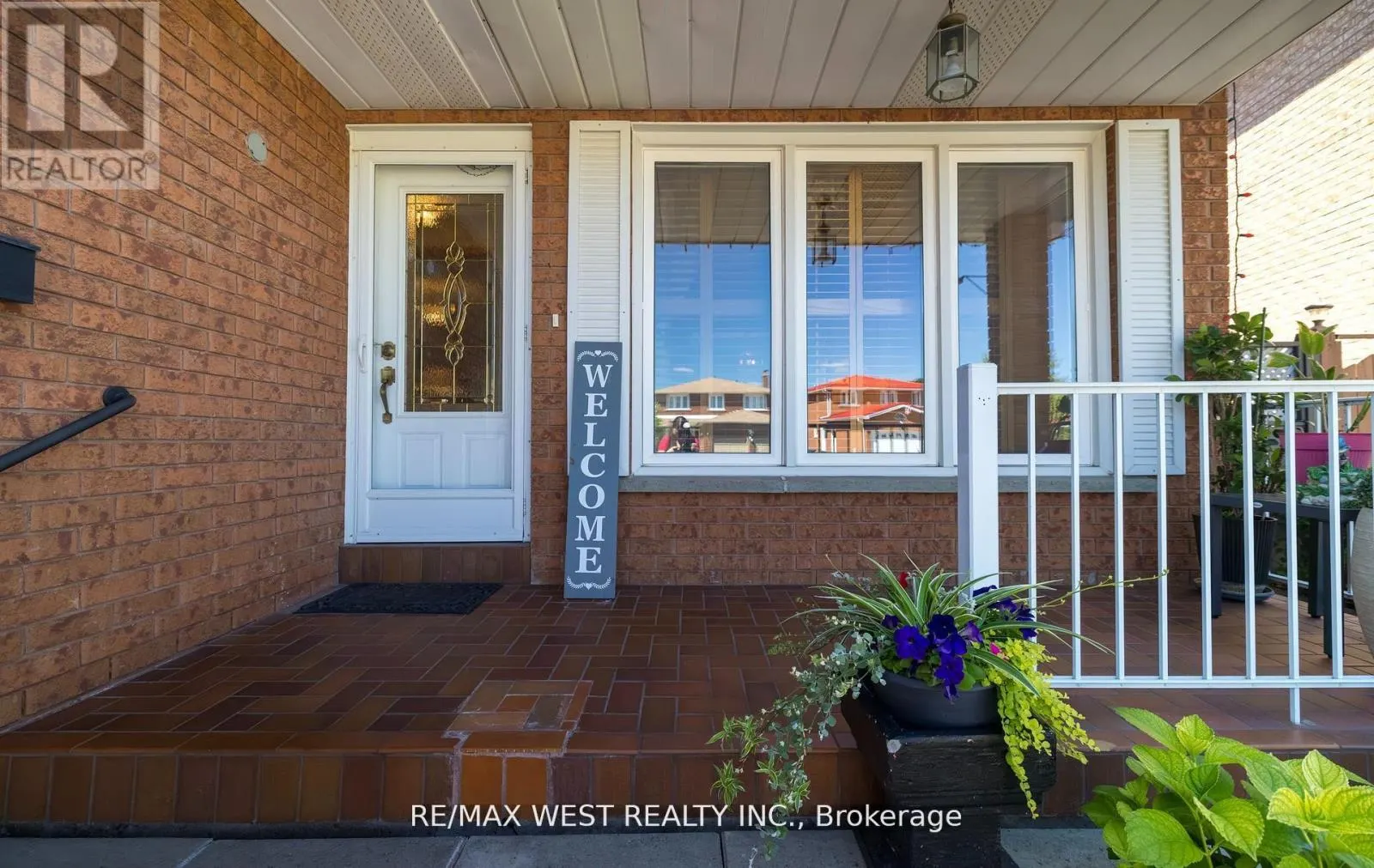 52 AMANTINE CRESCENT