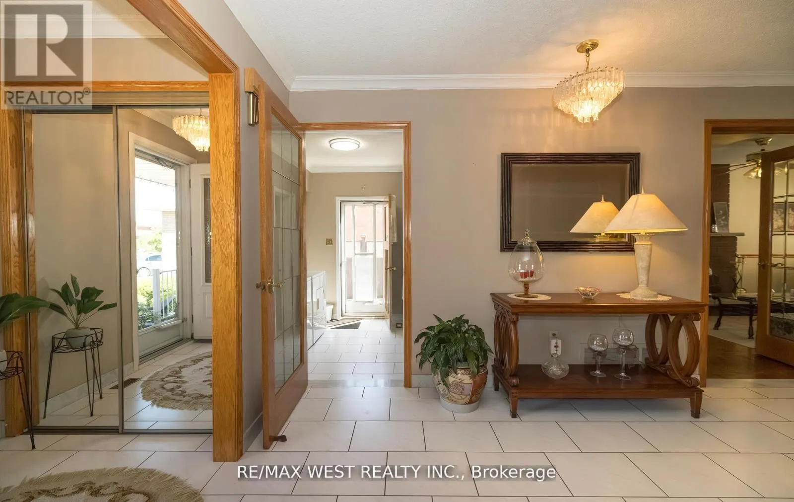 52 AMANTINE CRESCENT