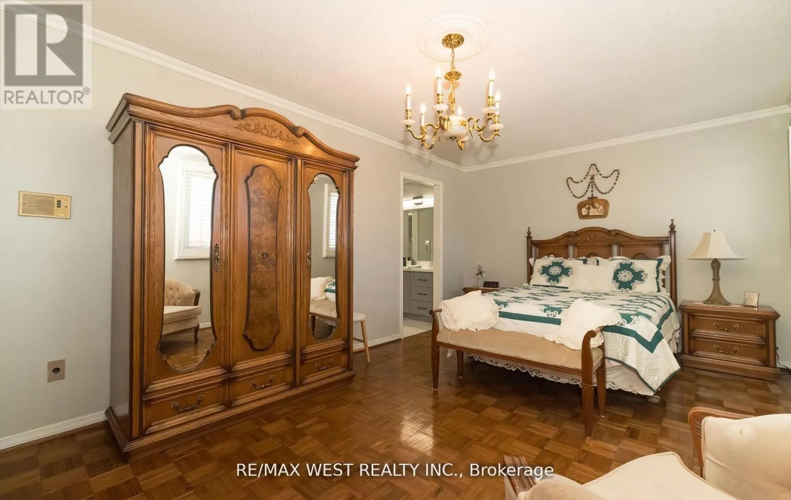 52 AMANTINE CRESCENT