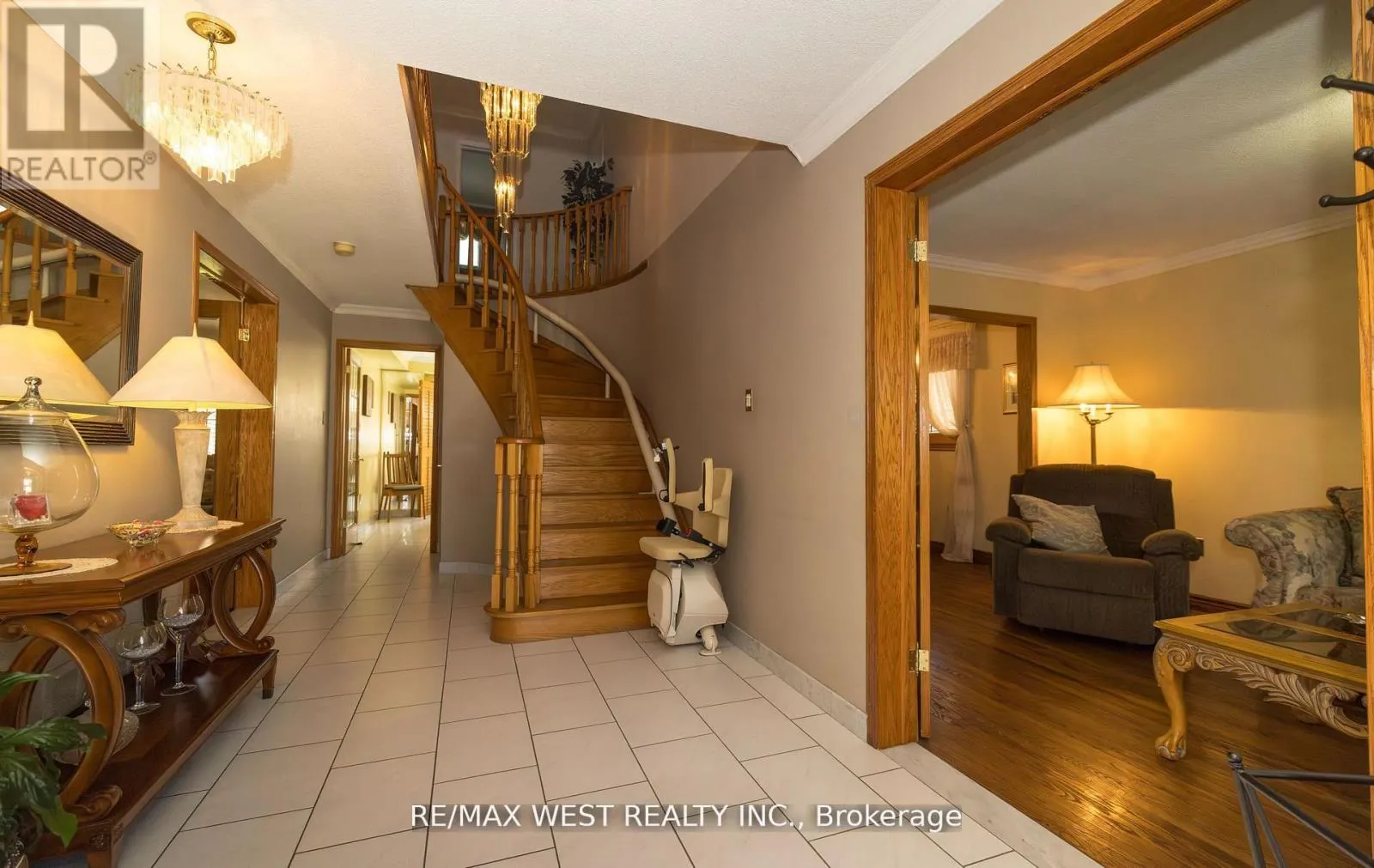 52 AMANTINE CRESCENT