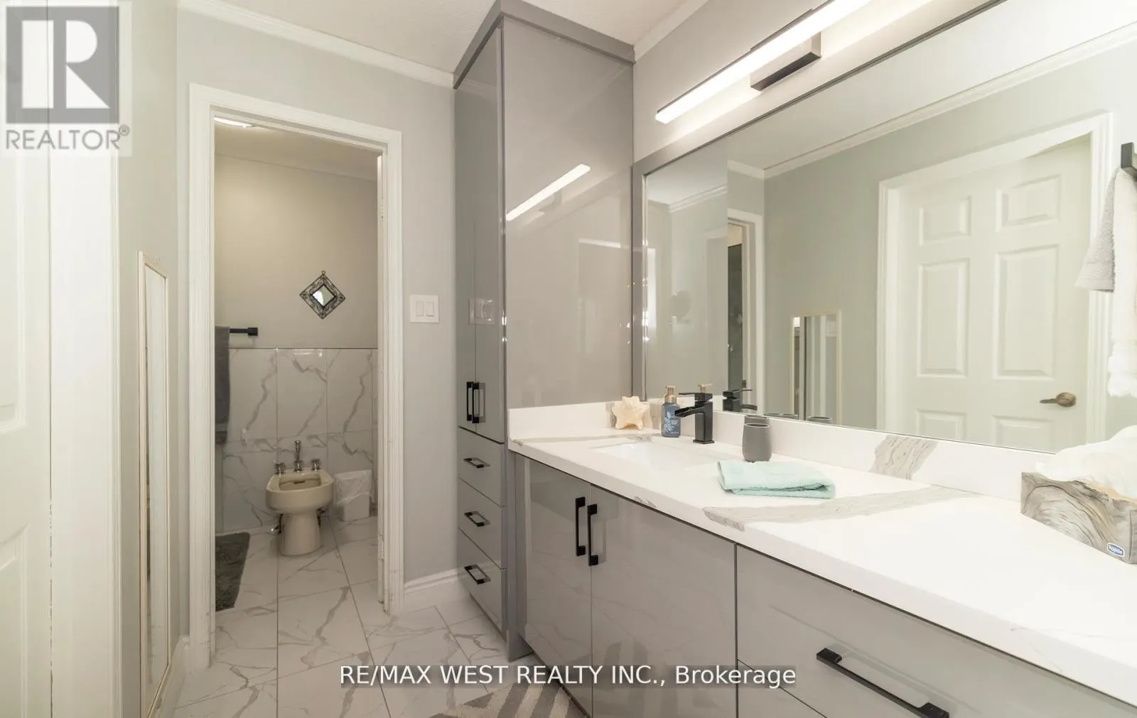 52 AMANTINE CRESCENT