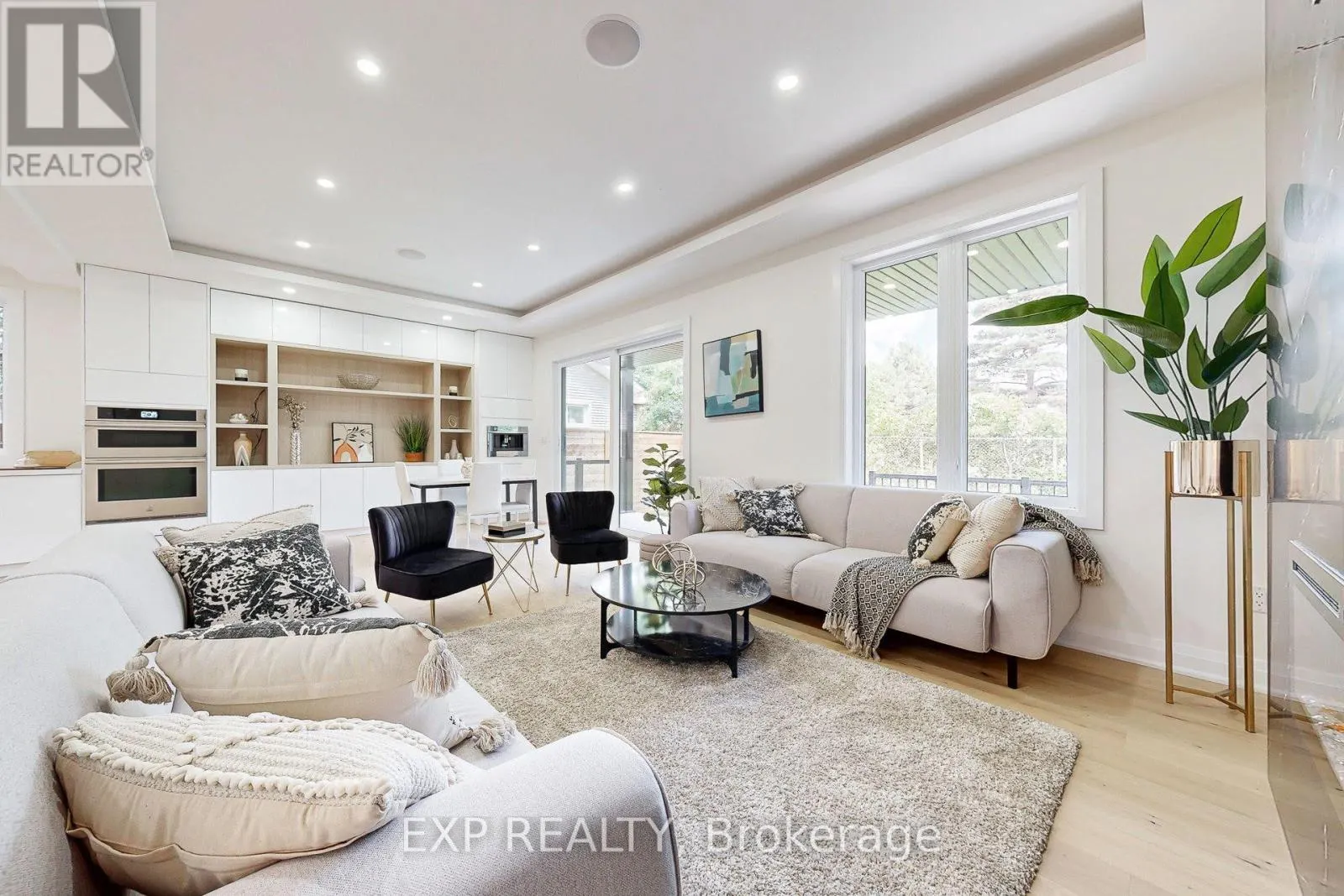 768 MONTBECK CRESCENT