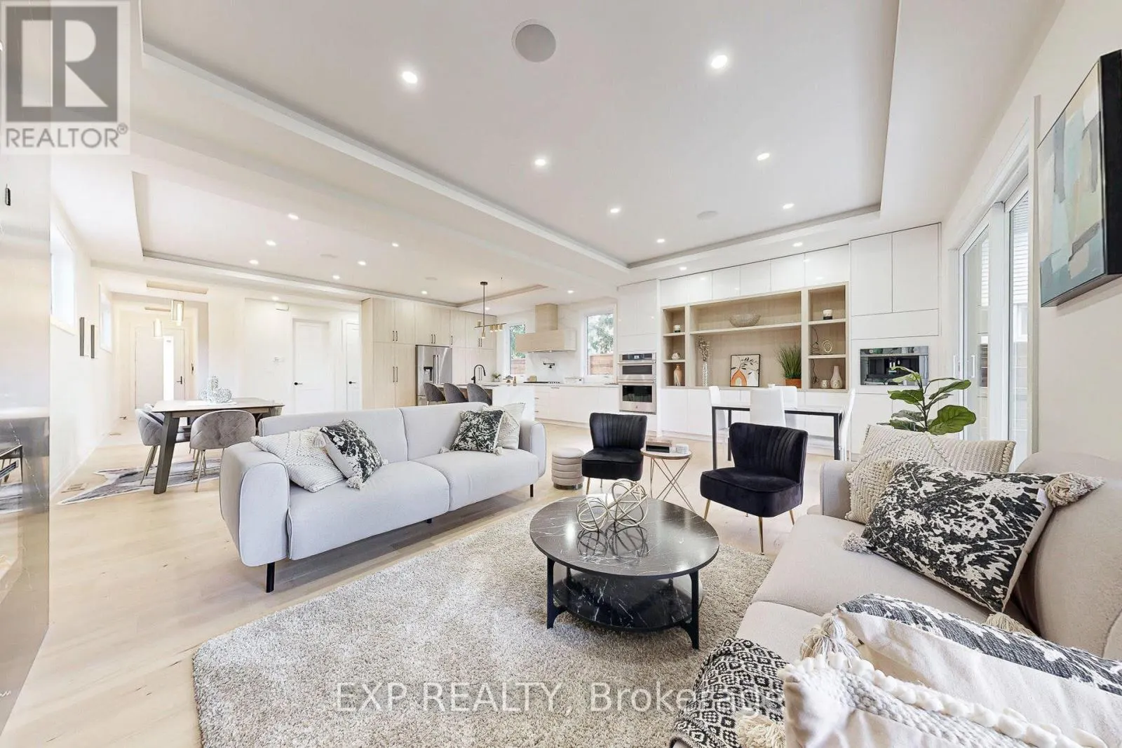 768 MONTBECK CRESCENT