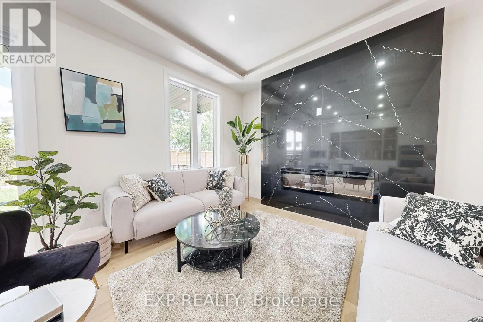 768 MONTBECK CRESCENT
