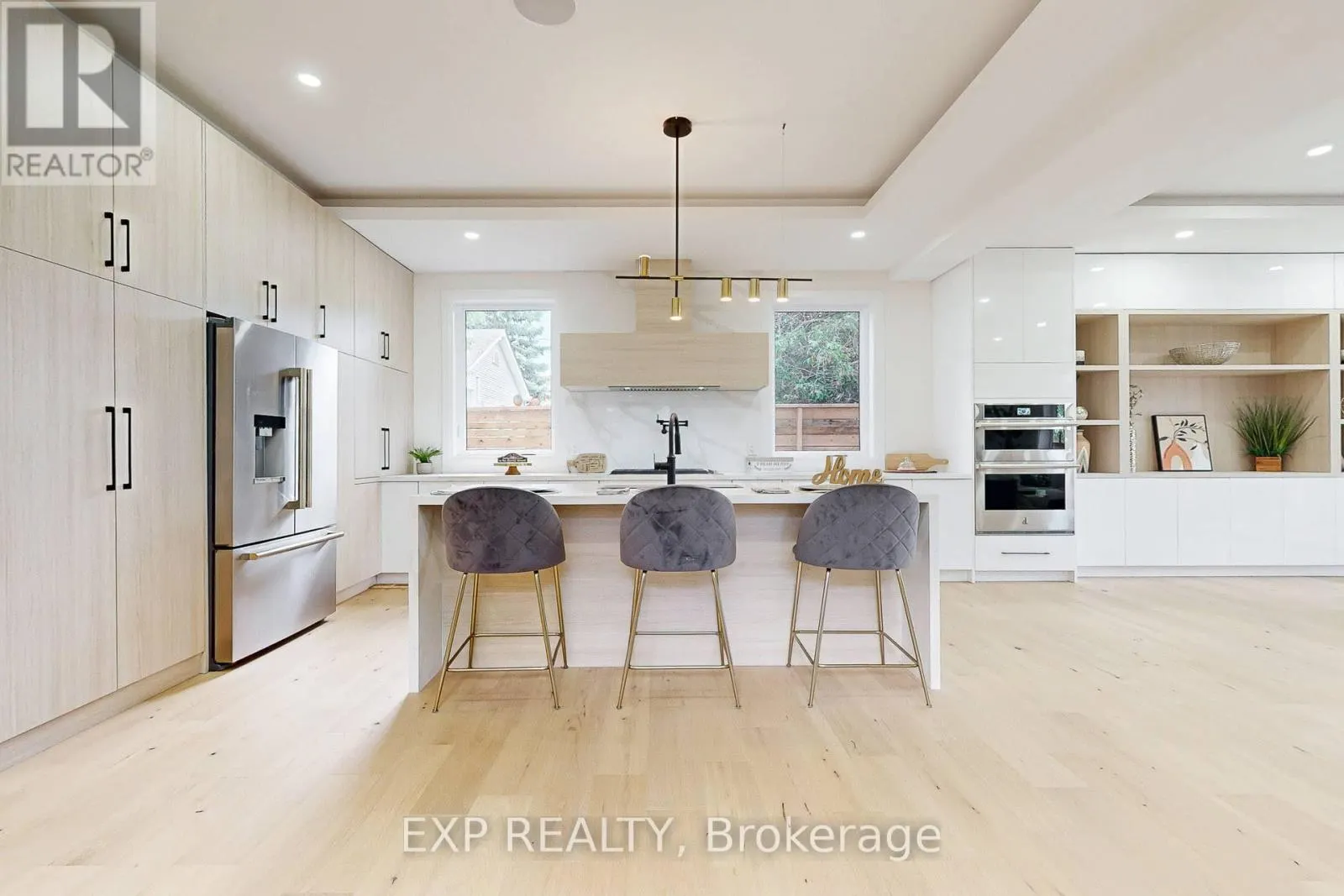 768 MONTBECK CRESCENT