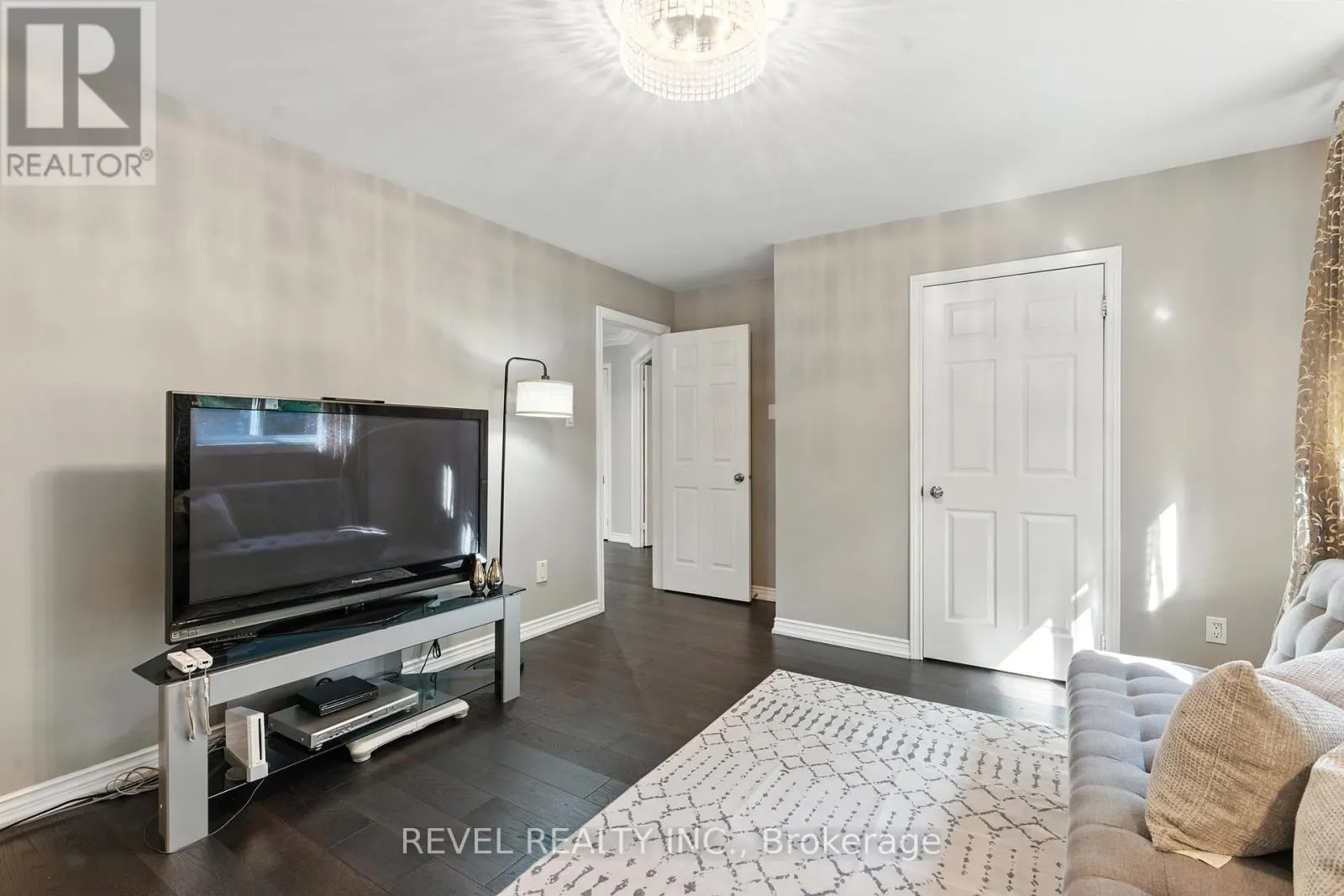 1251 WHITE LANE