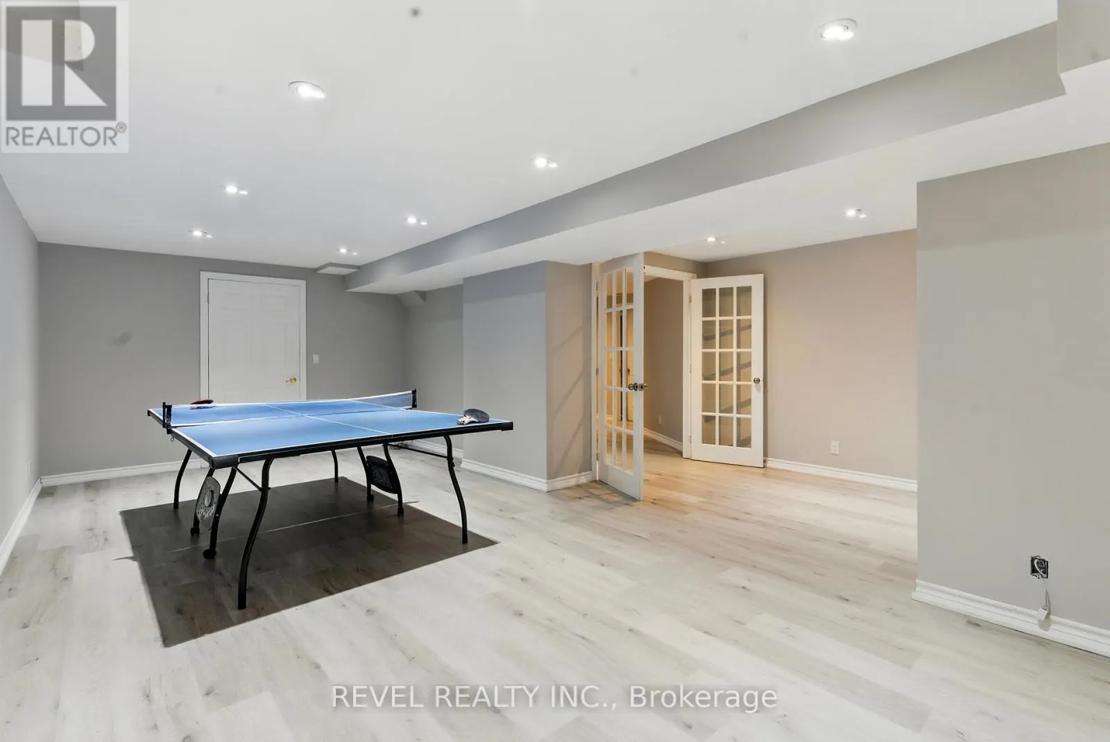 1251 WHITE LANE