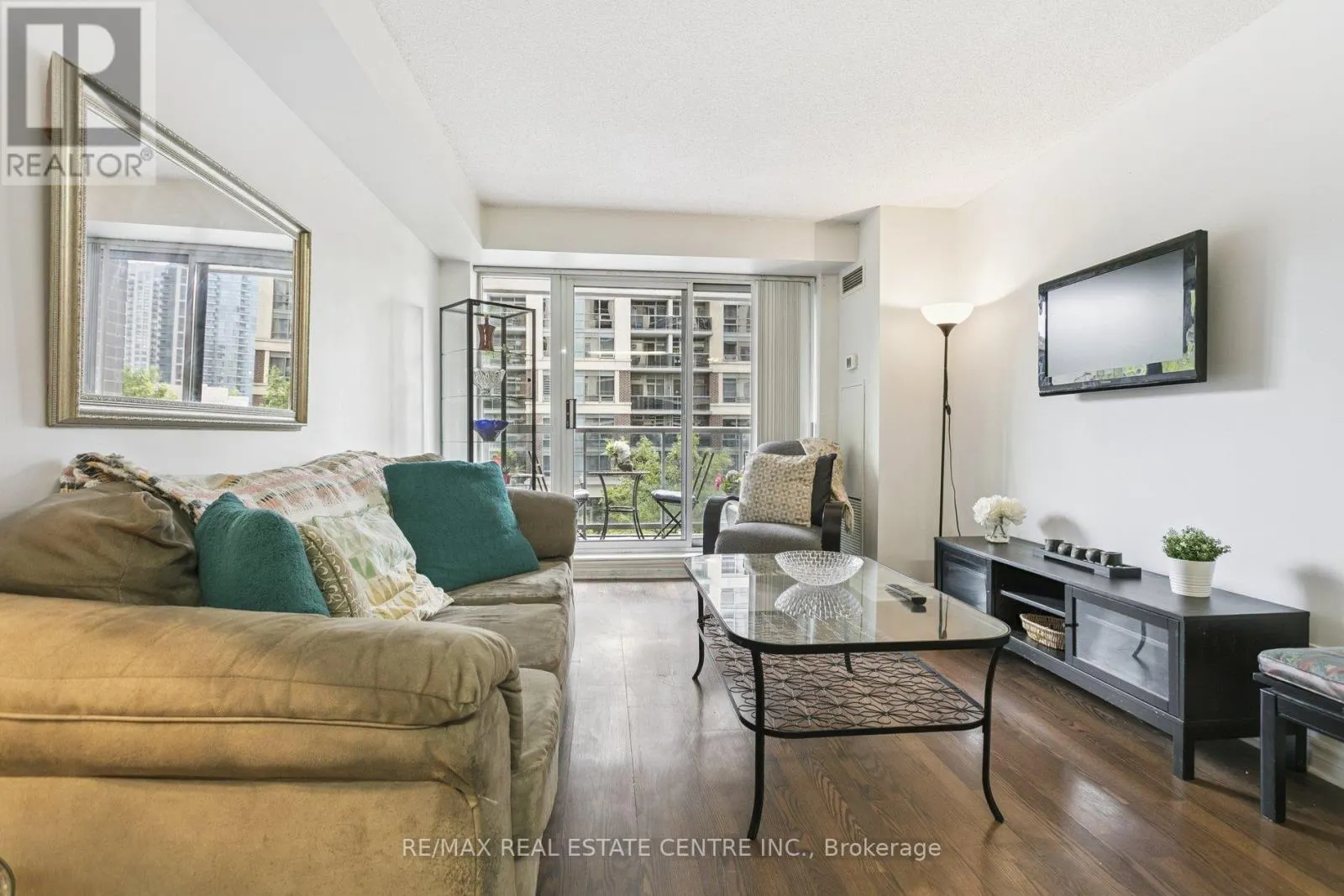 304 - 5 MICHAEL POWER PLACE