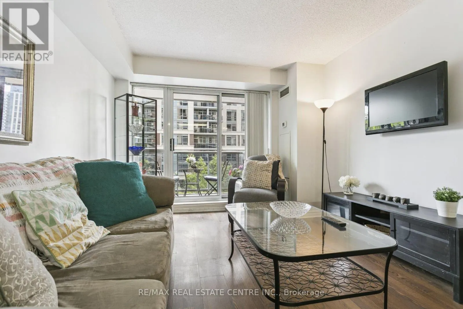 304 - 5 MICHAEL POWER PLACE