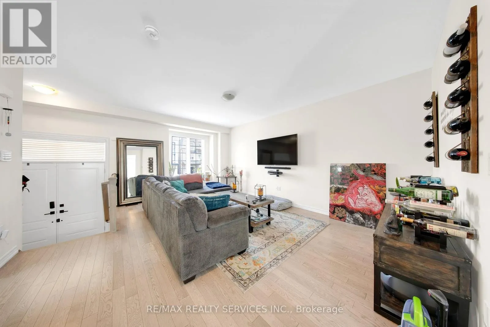 5 VAUDEVILLE DRIVE