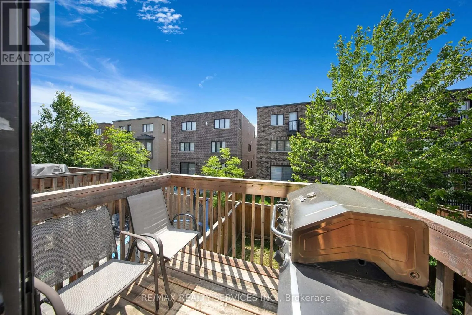 5 VAUDEVILLE DRIVE