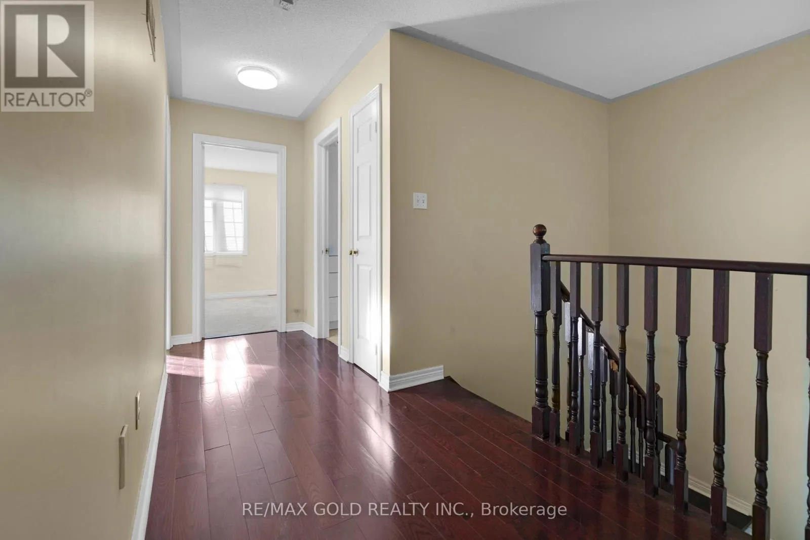 41 FALLSTAR CRESCENT