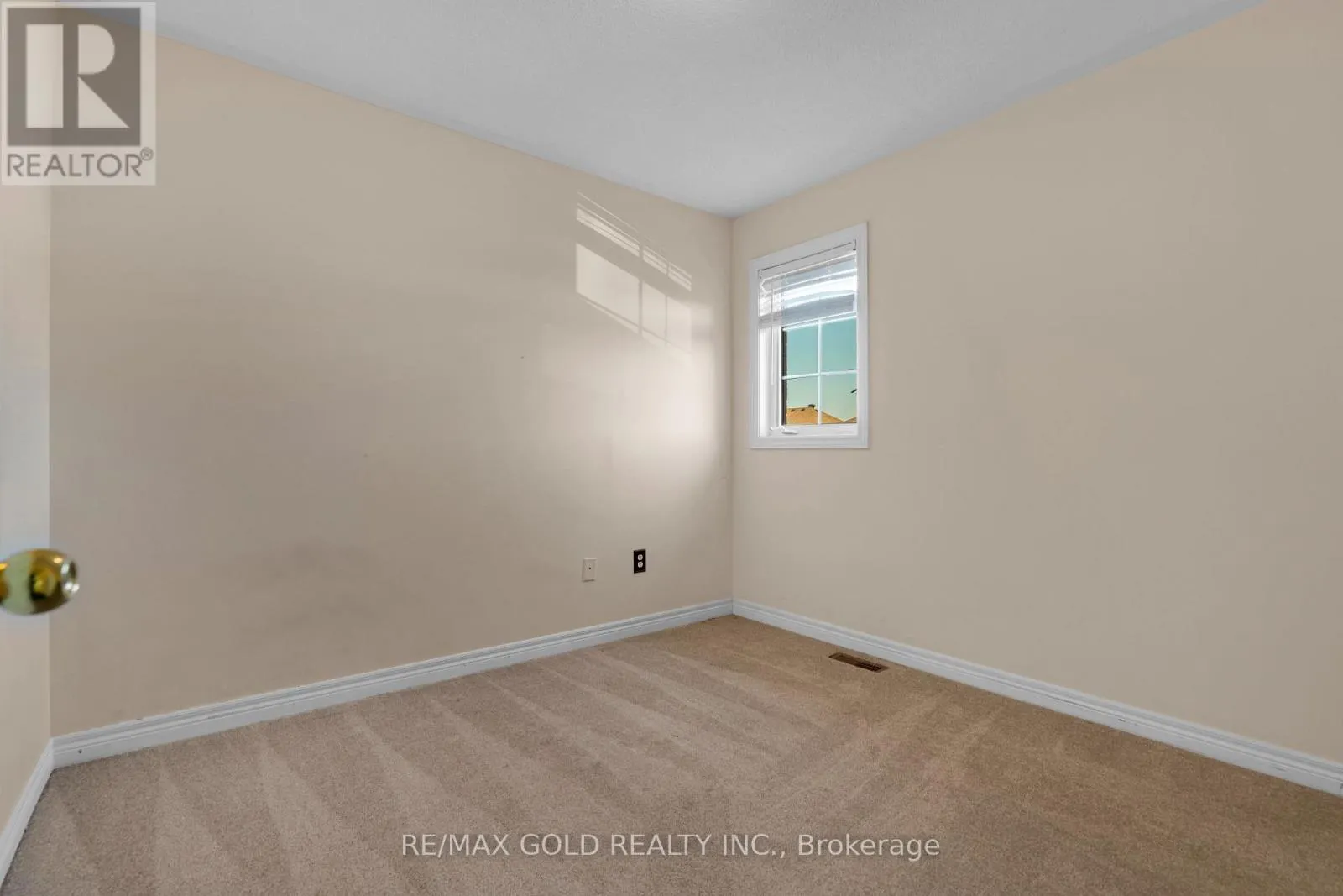 41 FALLSTAR CRESCENT