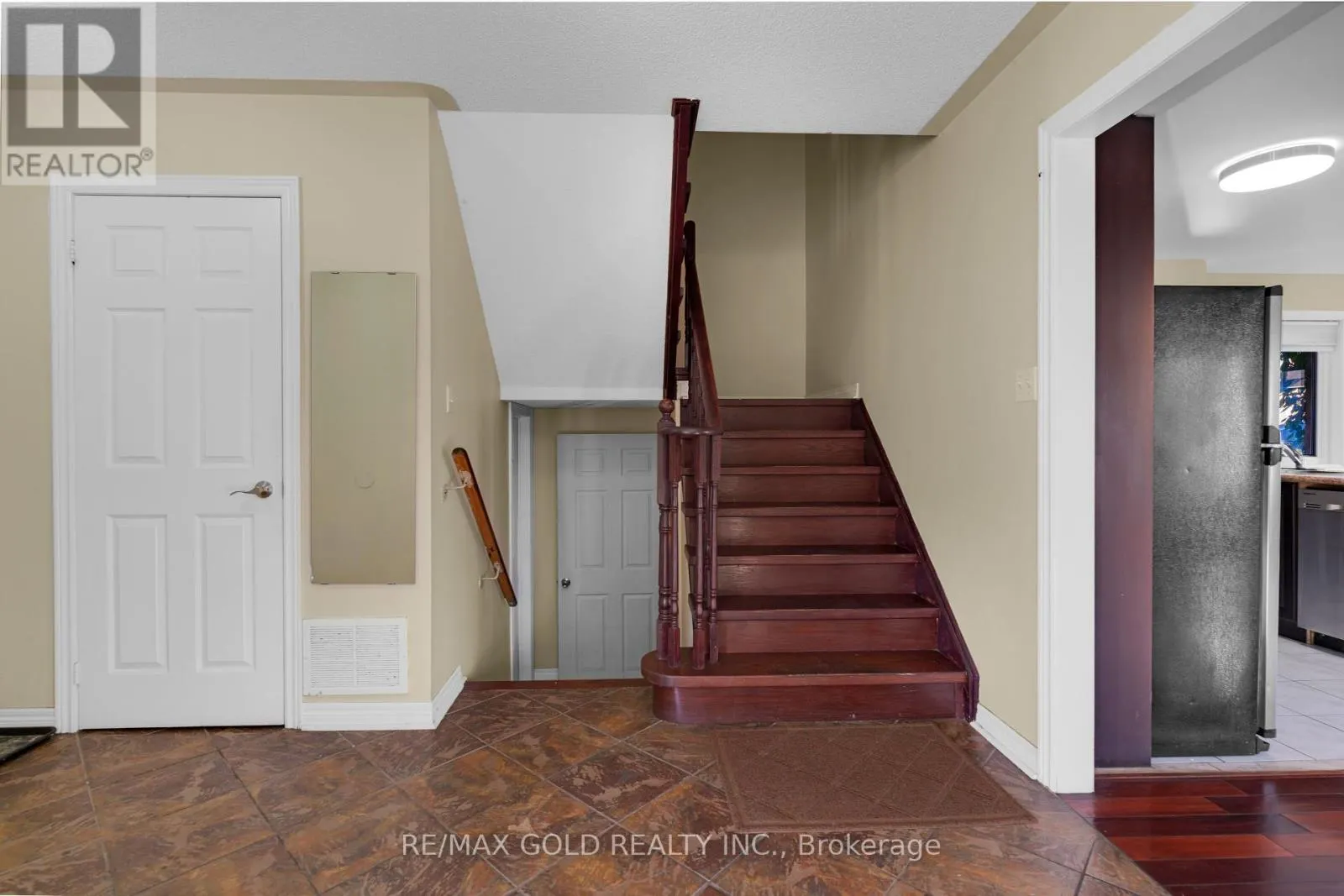 41 FALLSTAR CRESCENT