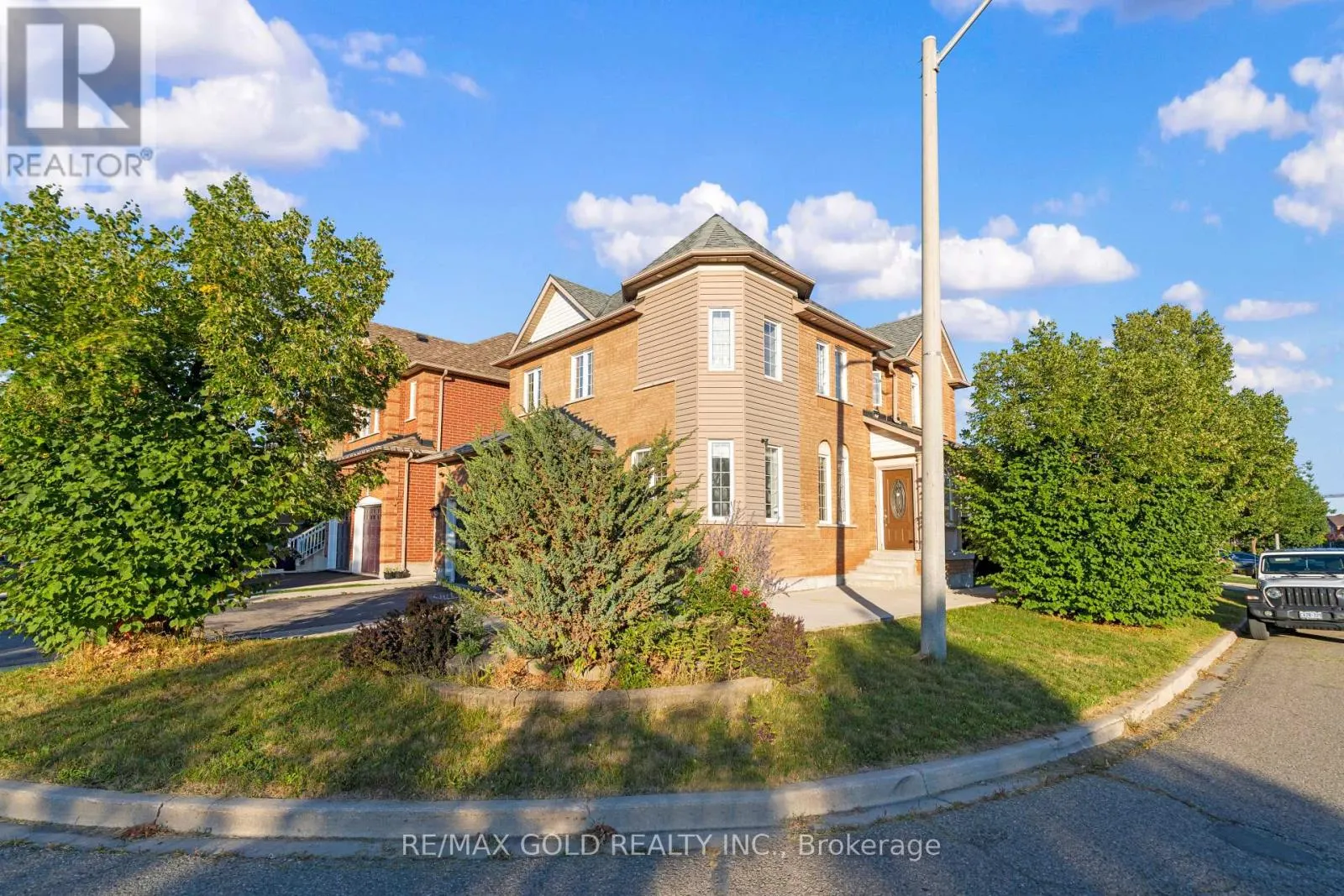 41 FALLSTAR CRESCENT