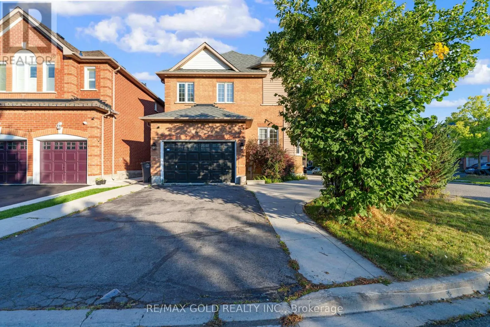 41 FALLSTAR CRESCENT