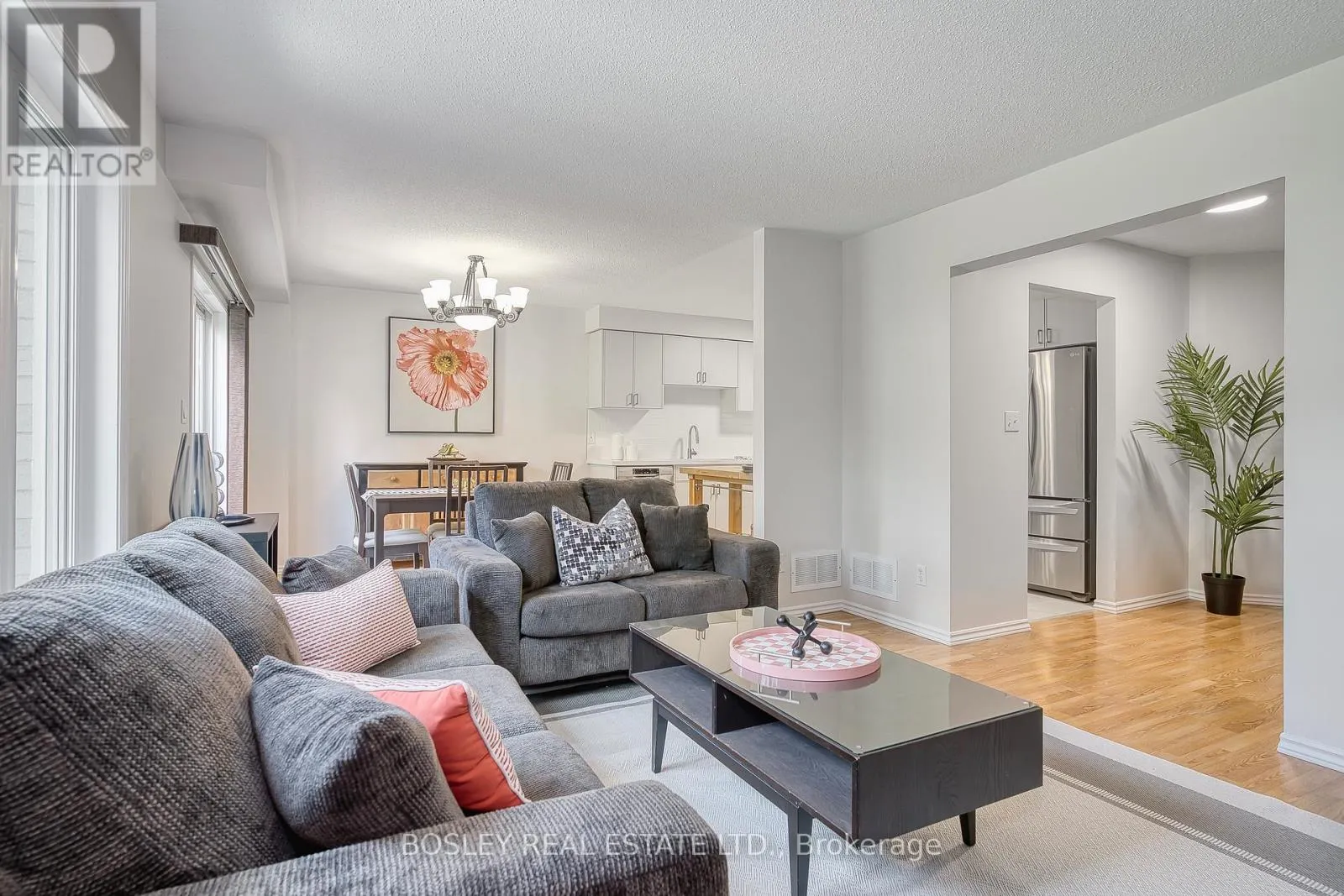 2104 WHITE DOVE CIRCLE