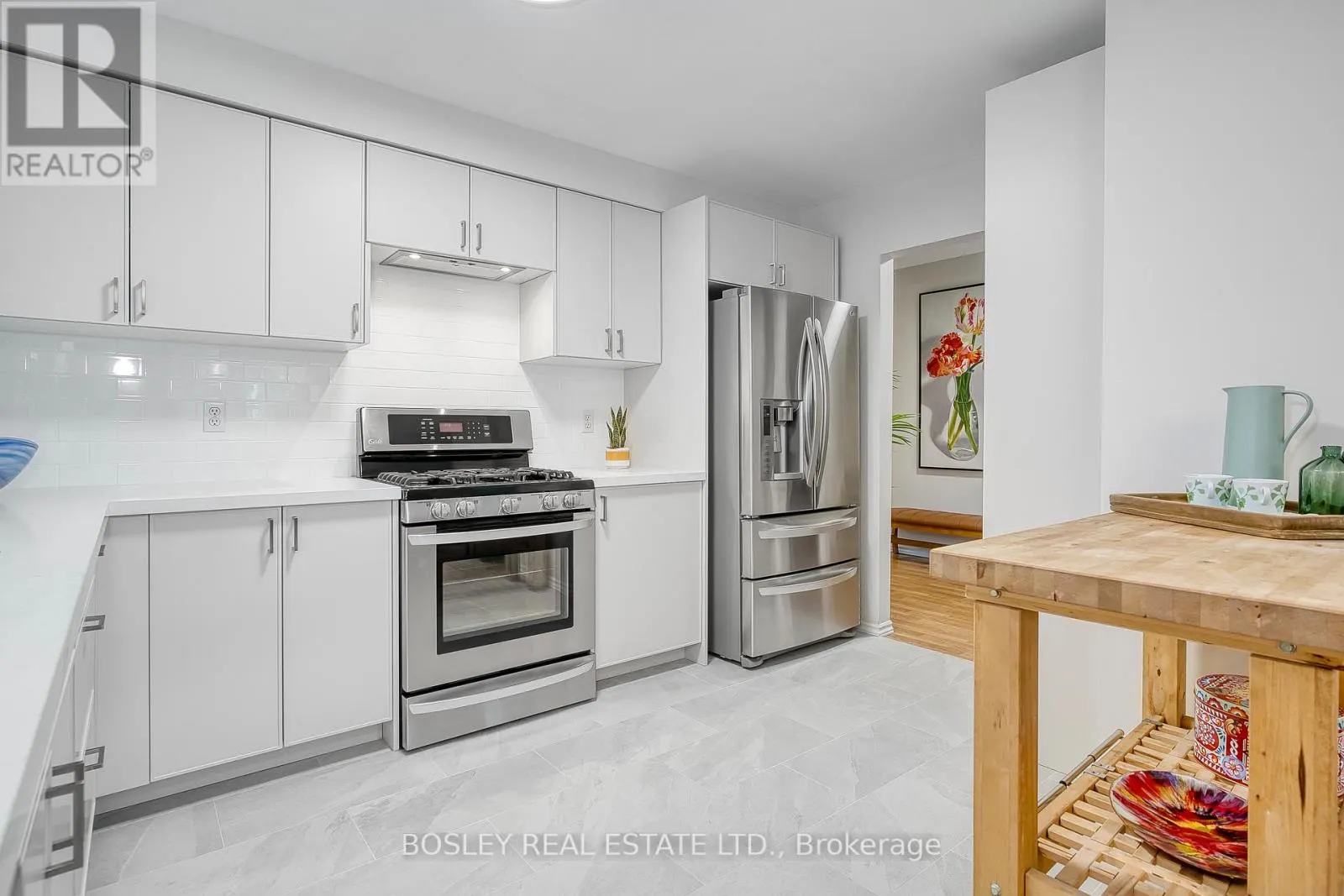 2104 WHITE DOVE CIRCLE