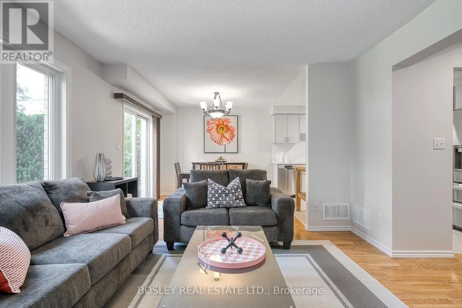 2104 WHITE DOVE CIRCLE