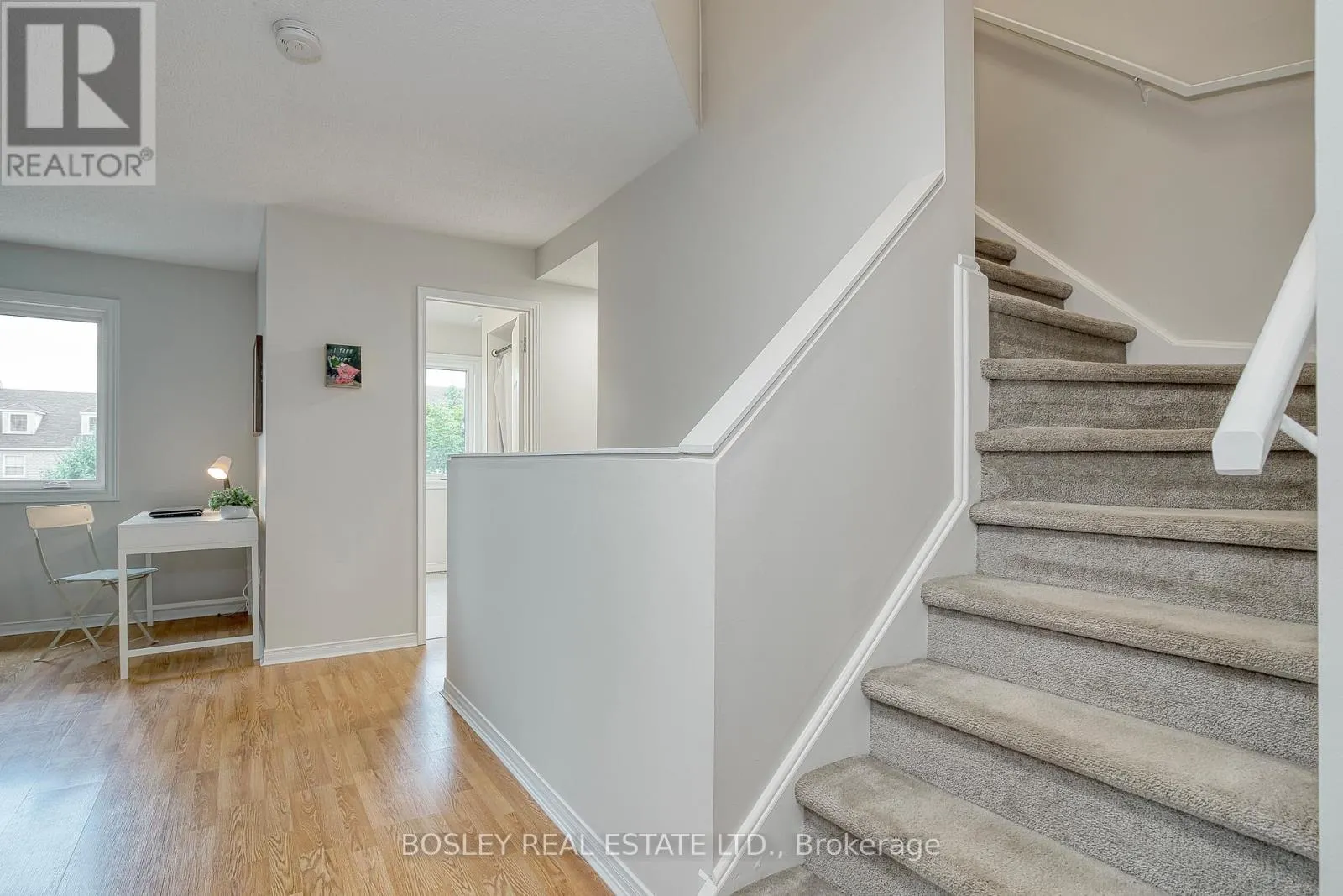 2104 WHITE DOVE CIRCLE