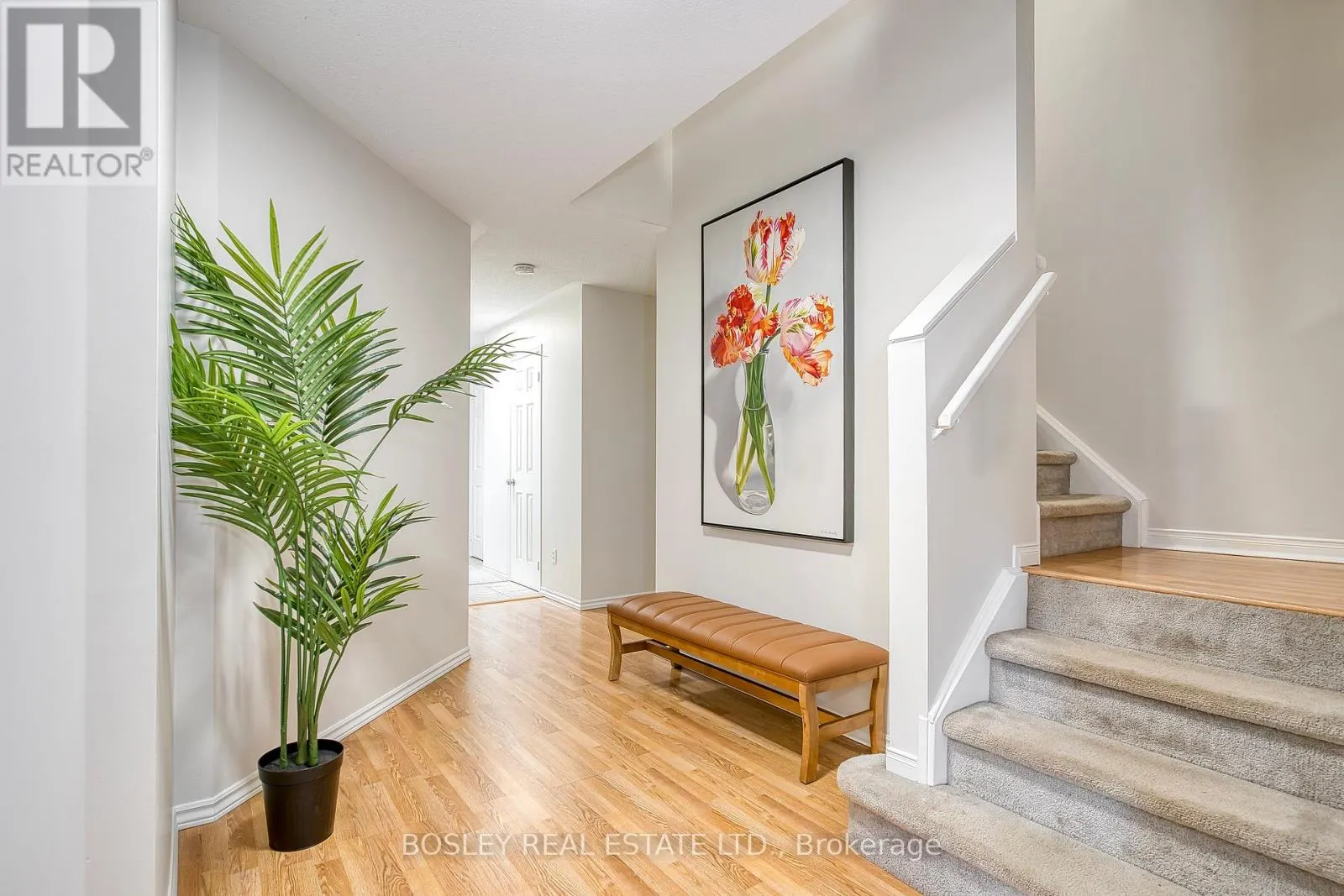 2104 WHITE DOVE CIRCLE