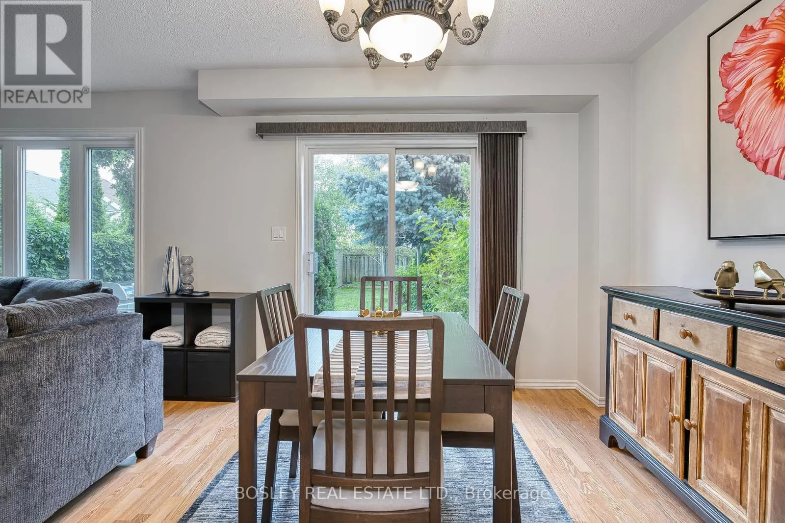 2104 WHITE DOVE CIRCLE
