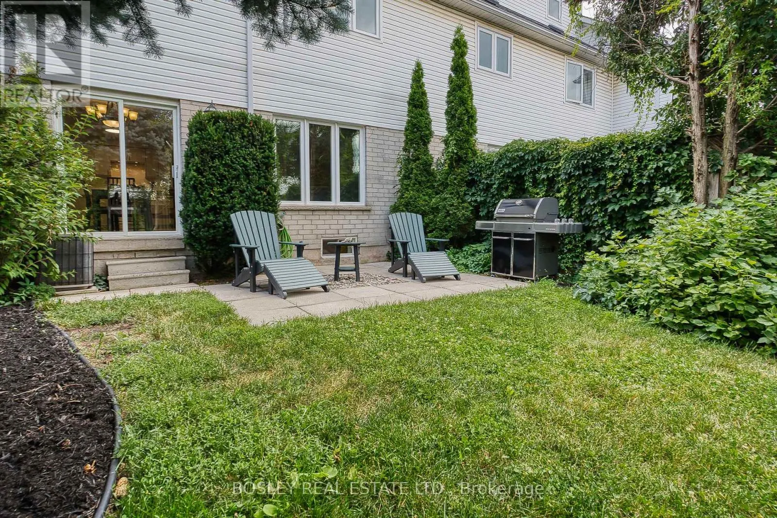 2104 WHITE DOVE CIRCLE