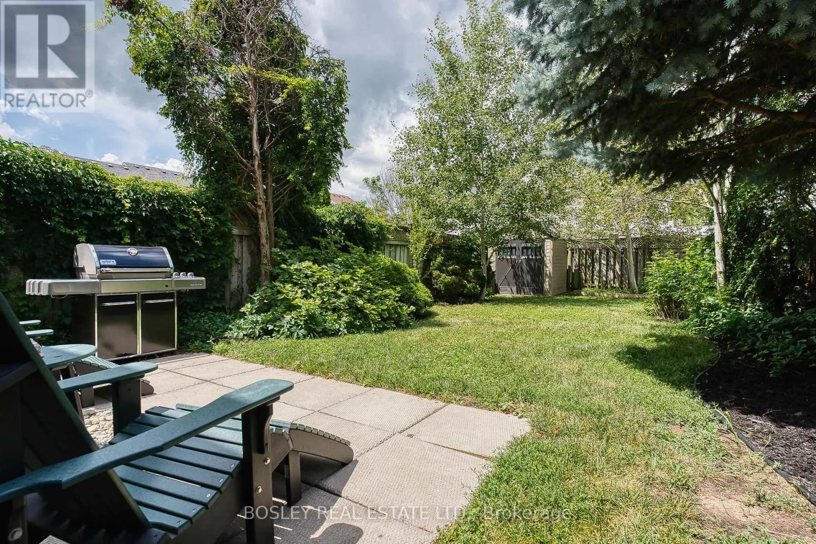 2104 WHITE DOVE CIRCLE