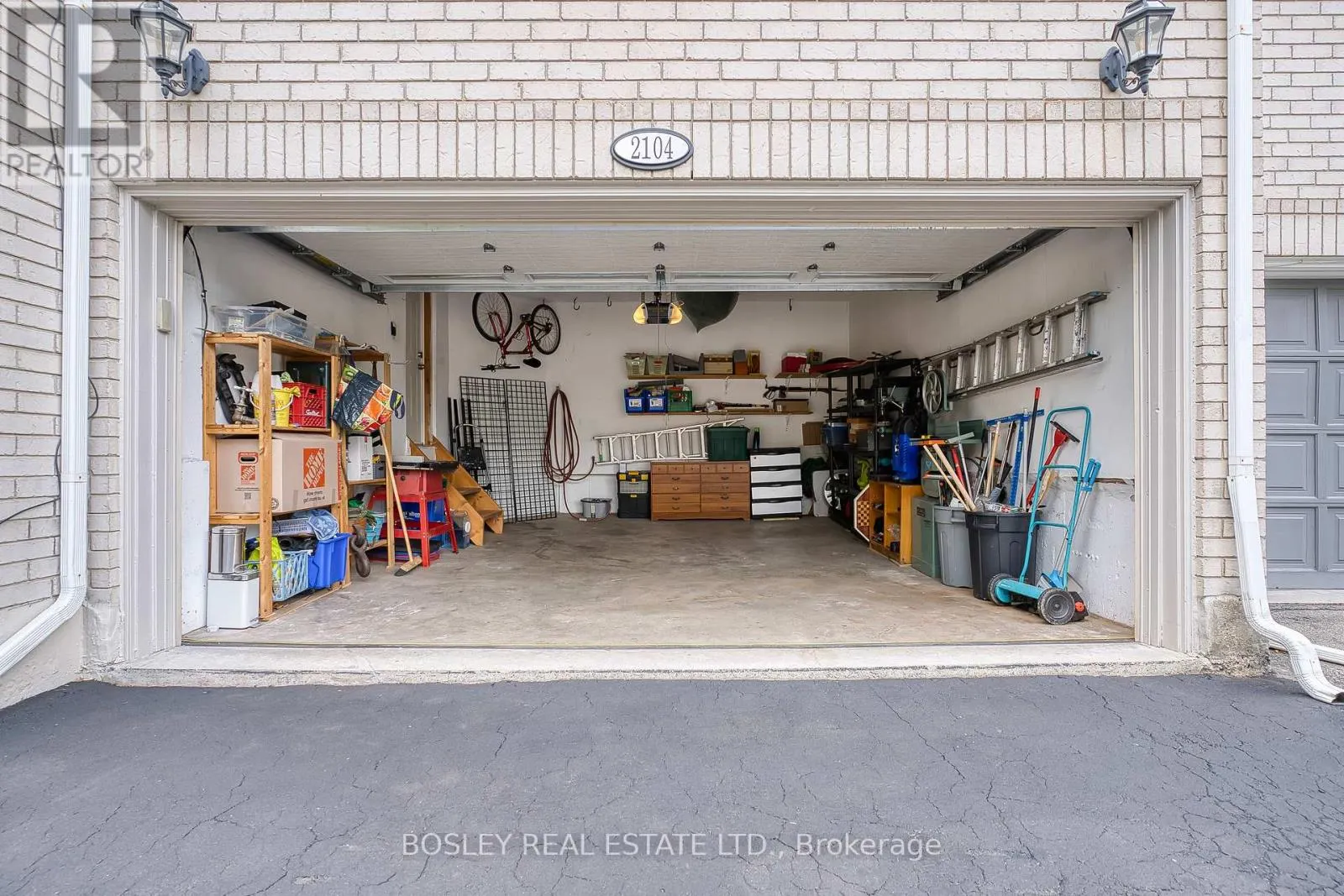 2104 WHITE DOVE CIRCLE