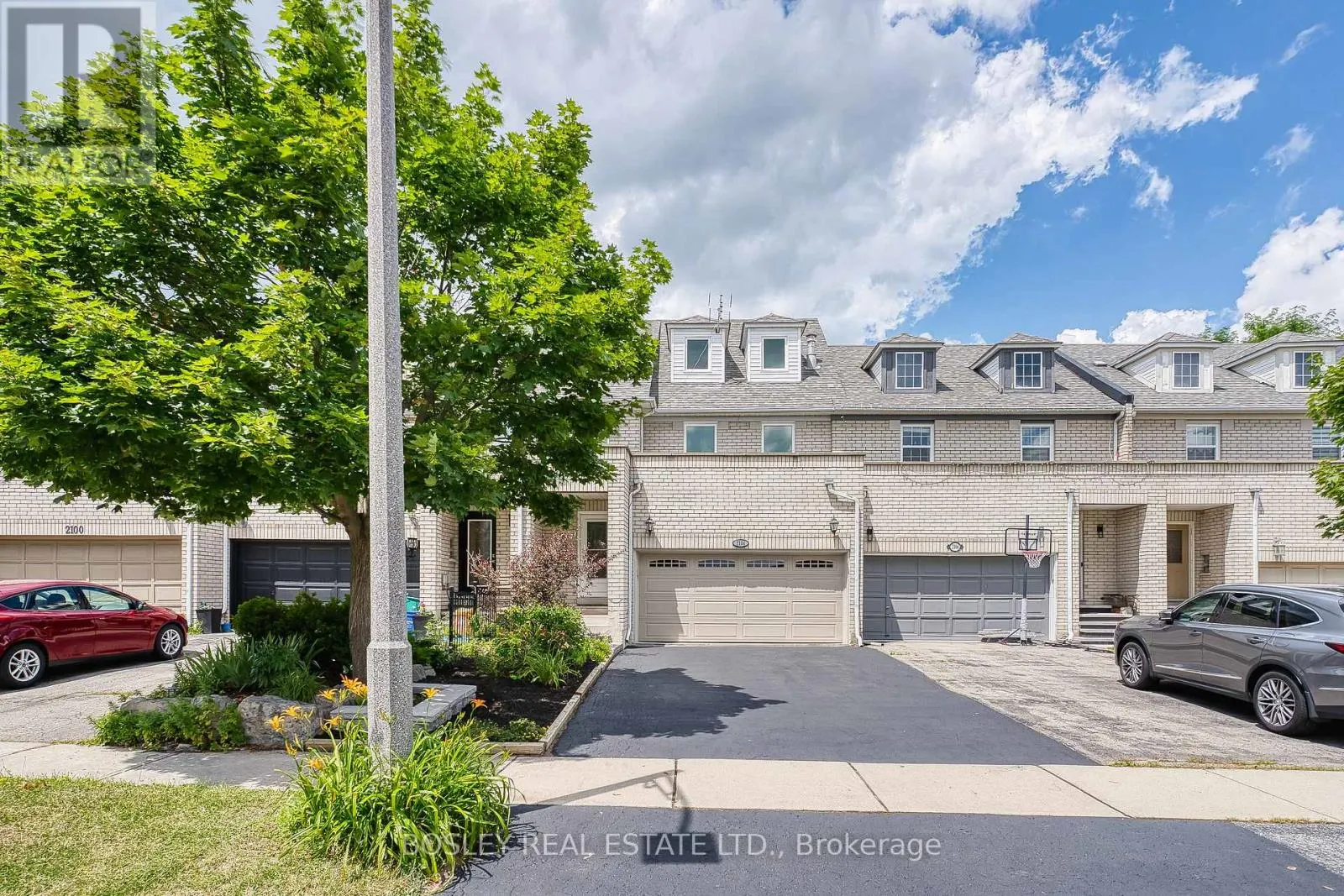 2104 WHITE DOVE CIRCLE