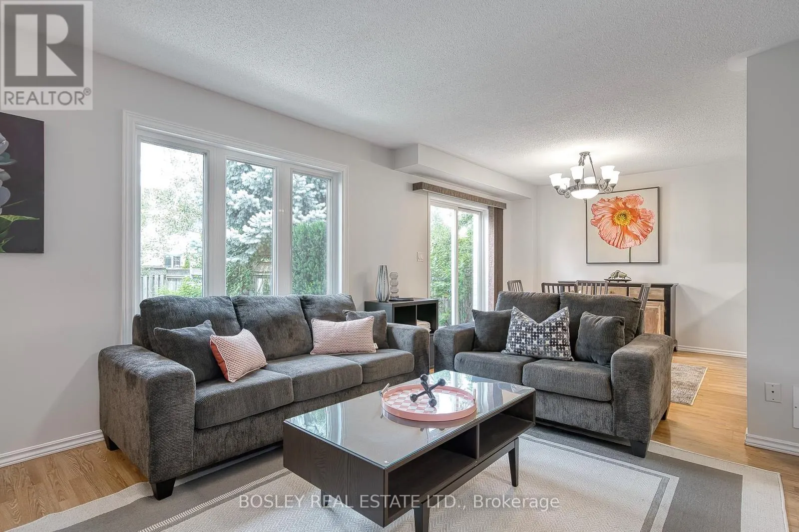 2104 WHITE DOVE CIRCLE