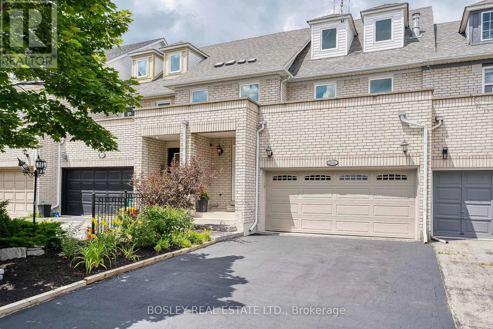 2104 WHITE DOVE CIRCLE