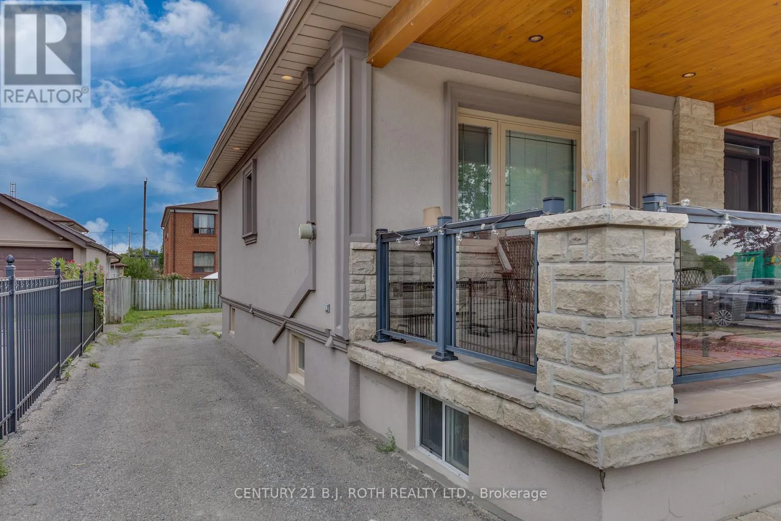 193 EPSOM DOWNS DRIVE