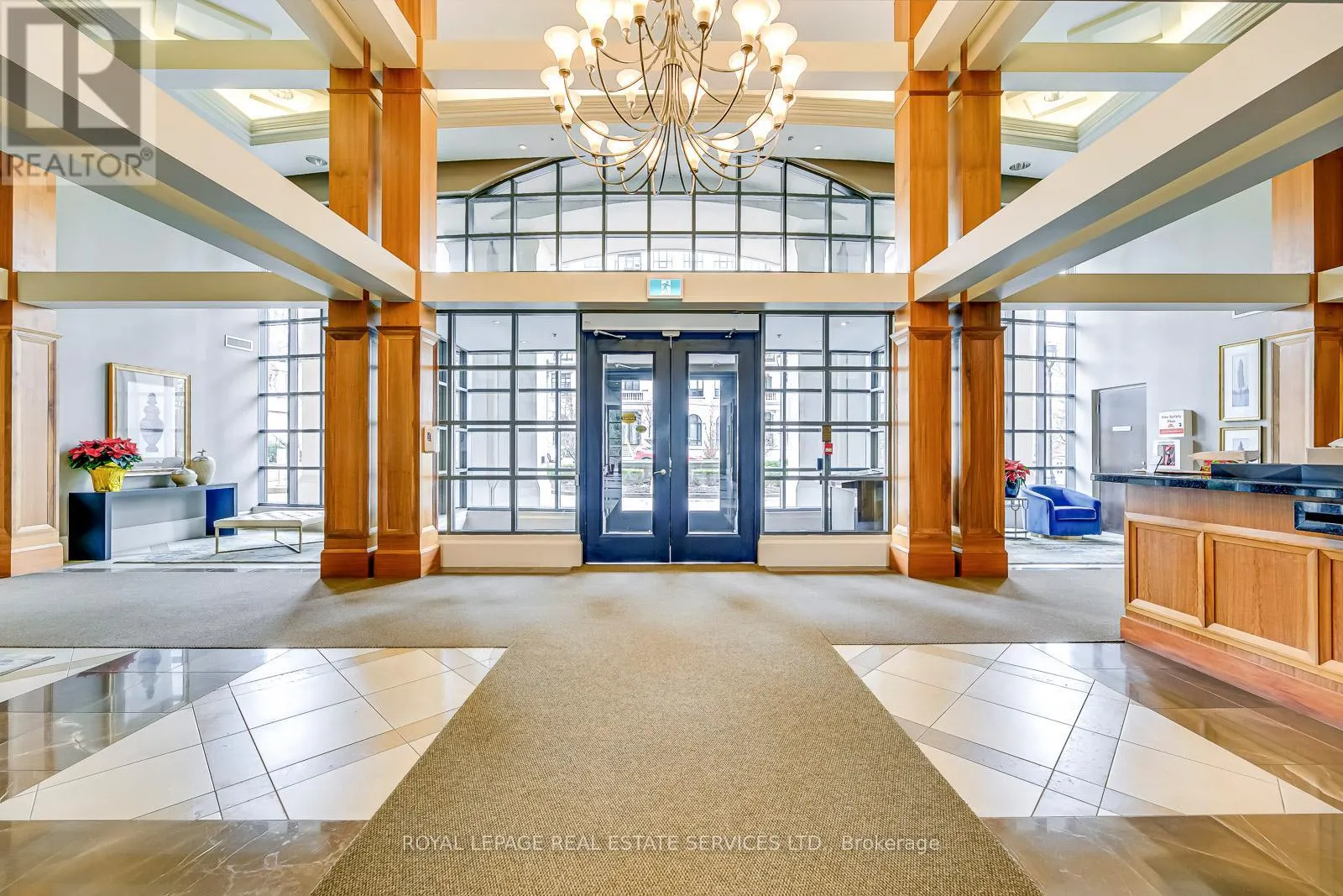 305 - 2855 BLOOR STREET W
