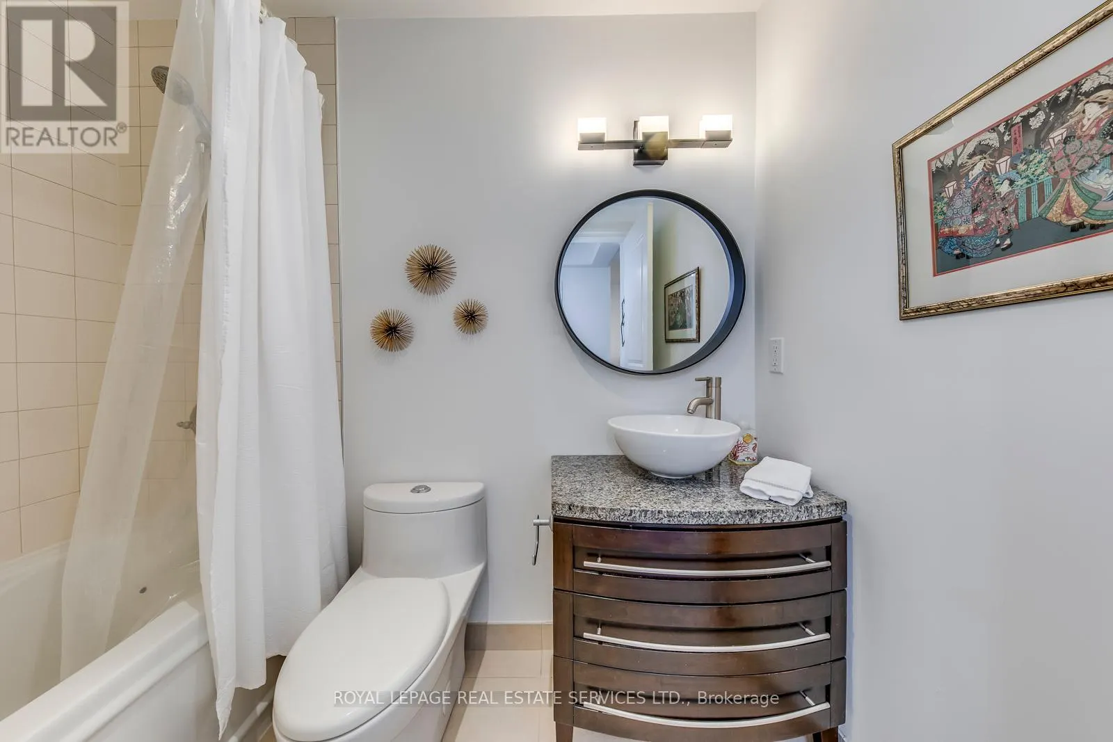 305 - 2855 BLOOR STREET W