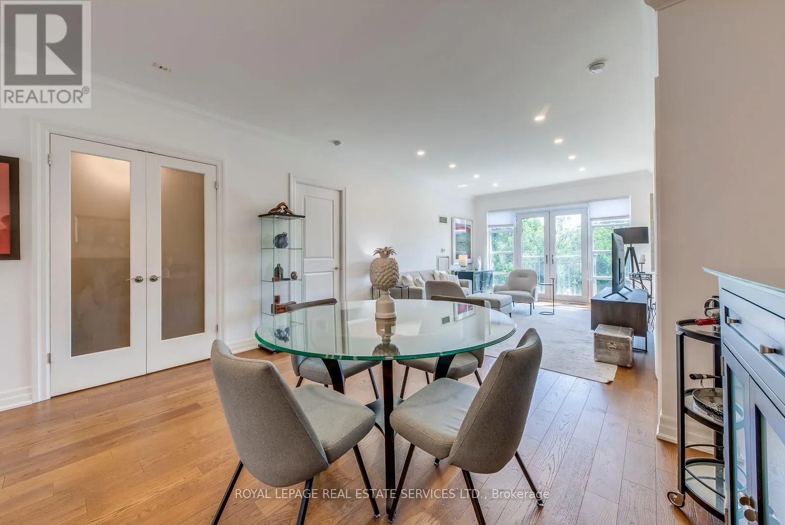 305 - 2855 BLOOR STREET W