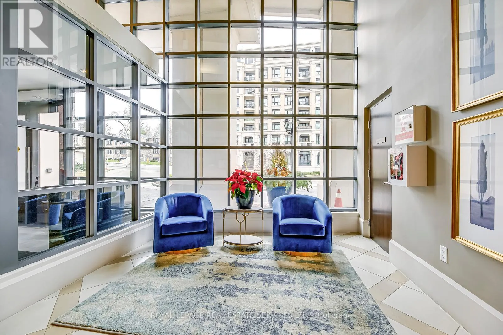 305 - 2855 BLOOR STREET W