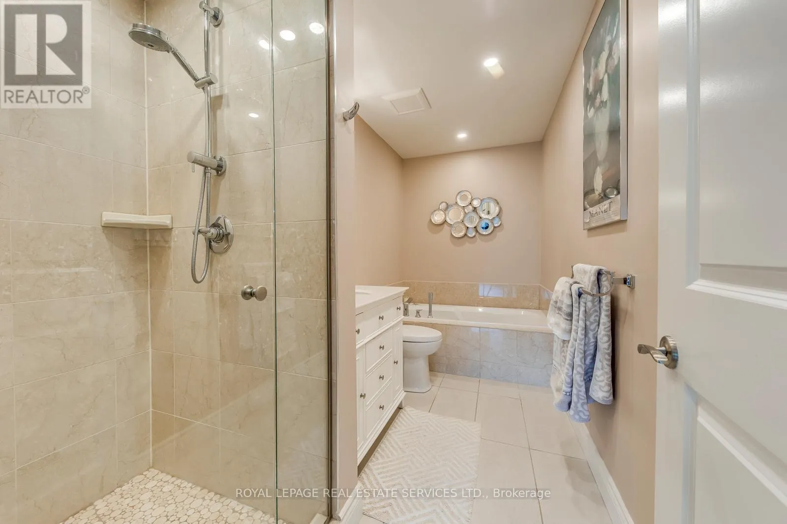 305 - 2855 BLOOR STREET W