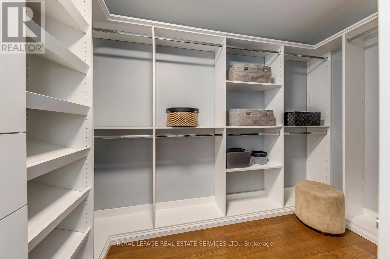 305 - 2855 BLOOR STREET W
