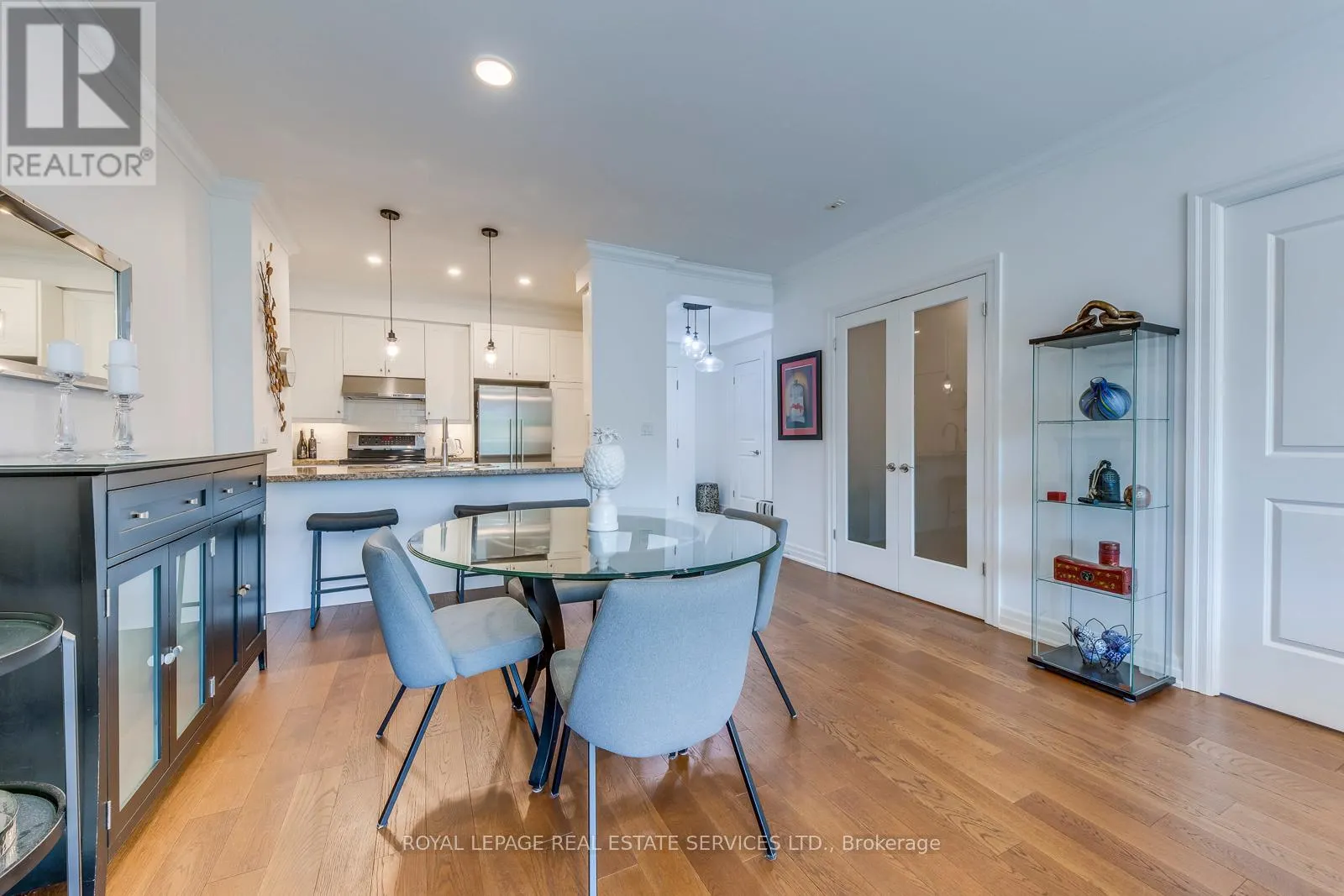 305 - 2855 BLOOR STREET W