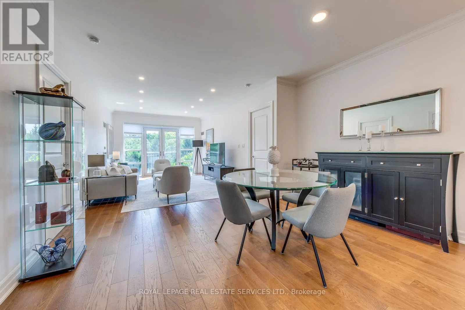 305 - 2855 BLOOR STREET W