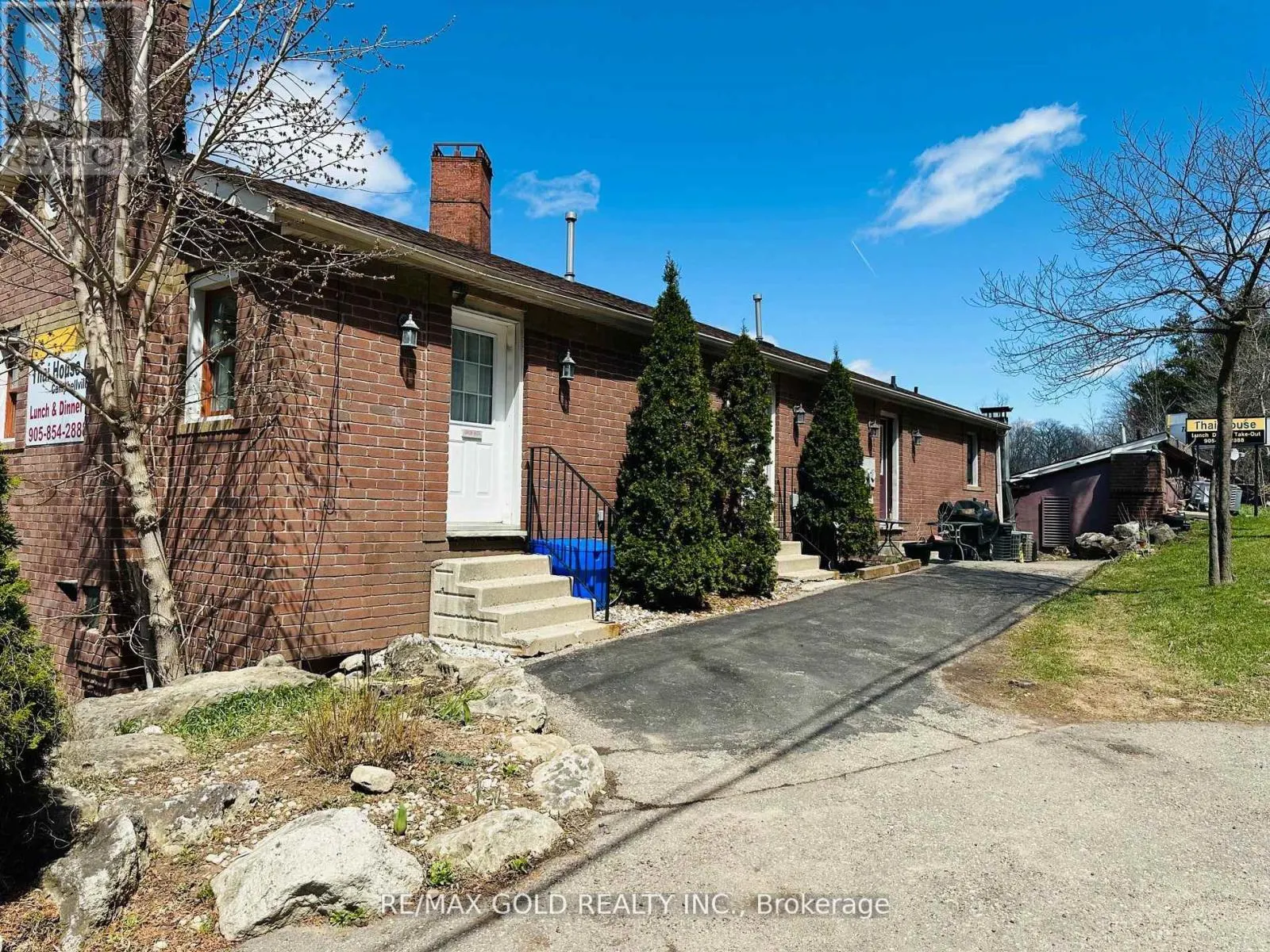 2B - 43 MAIN STREET S