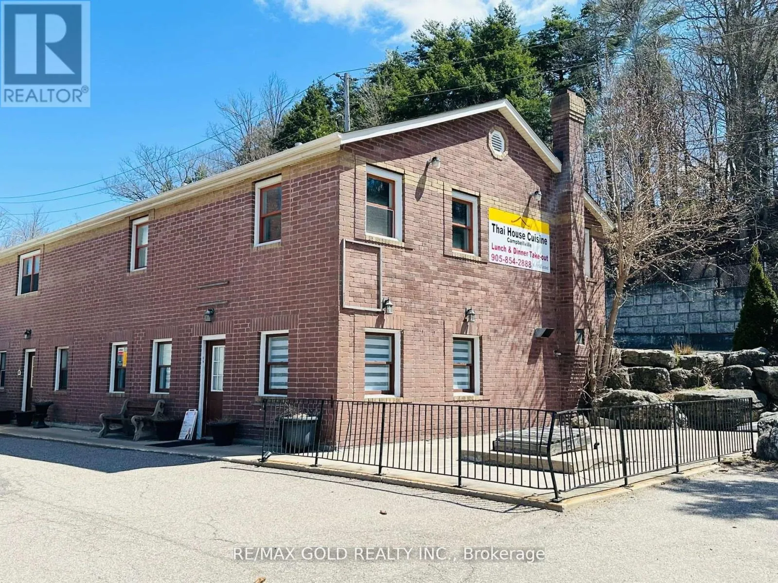 2B - 43 MAIN STREET S