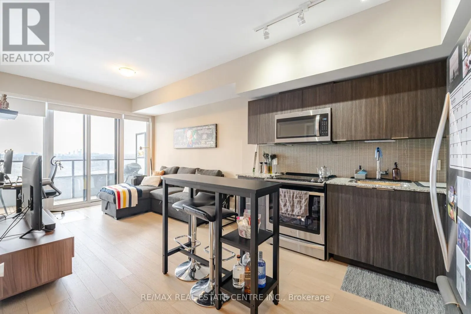 2622 - 30 SHORE BREEZE DRIVE