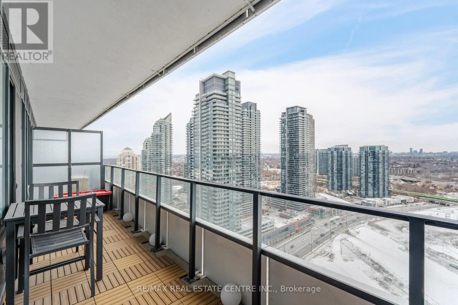 2622 - 30 SHORE BREEZE DRIVE
