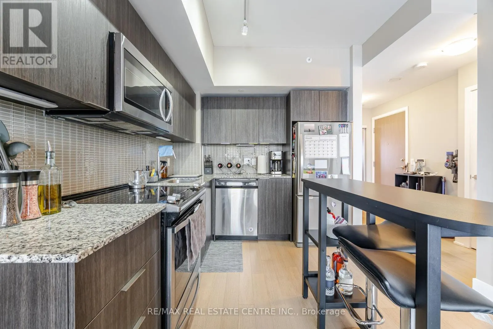 2622 - 30 SHORE BREEZE DRIVE